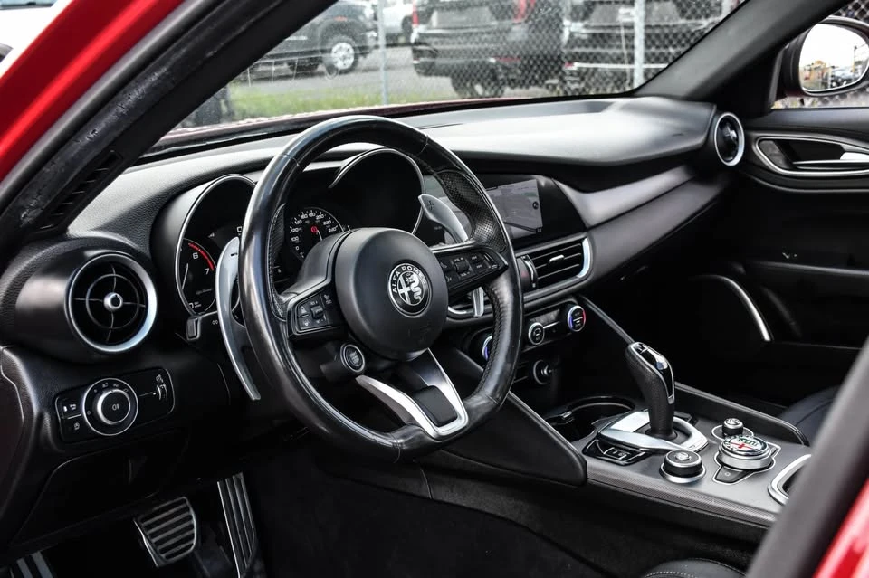 2021 Alfa Romeo Giulia - Image 14 of 20