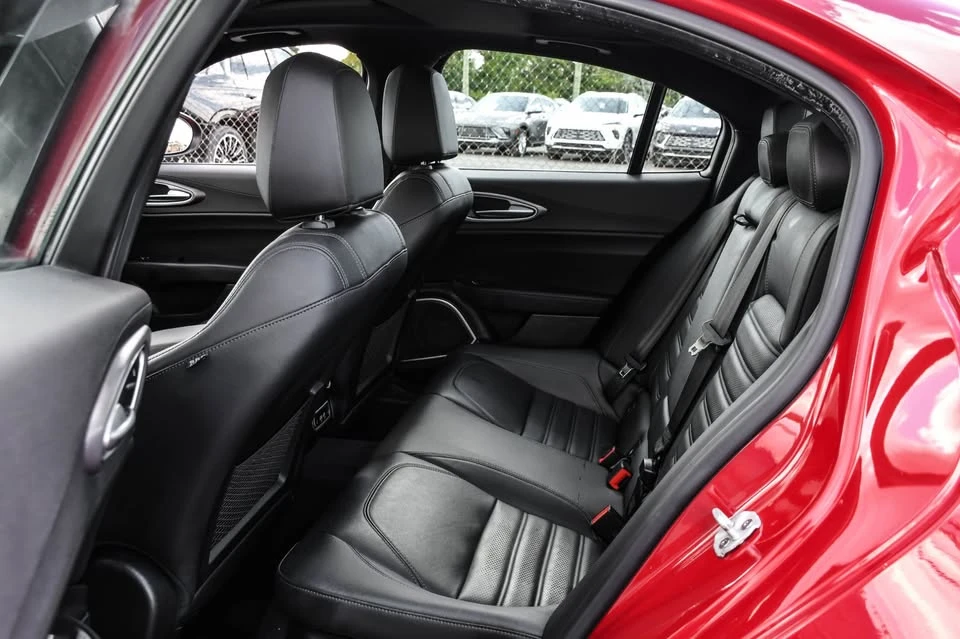 2021 Alfa Romeo Giulia - Image 17 of 20