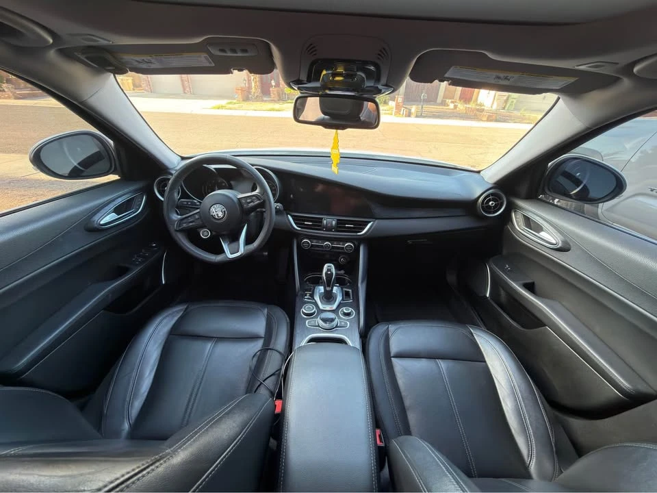 2021 Alfa Romeo Giulia - Image 5 of 9