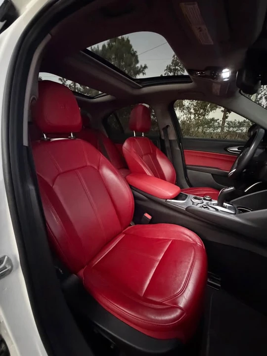 2021 Alfa Romeo Giulia - Image 10 of 12