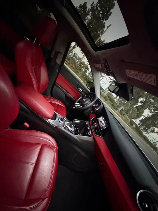 2021 Alfa Romeo Giulia - Image 11 of 12