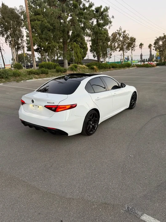 2021 Alfa Romeo Giulia - Image 4 of 12