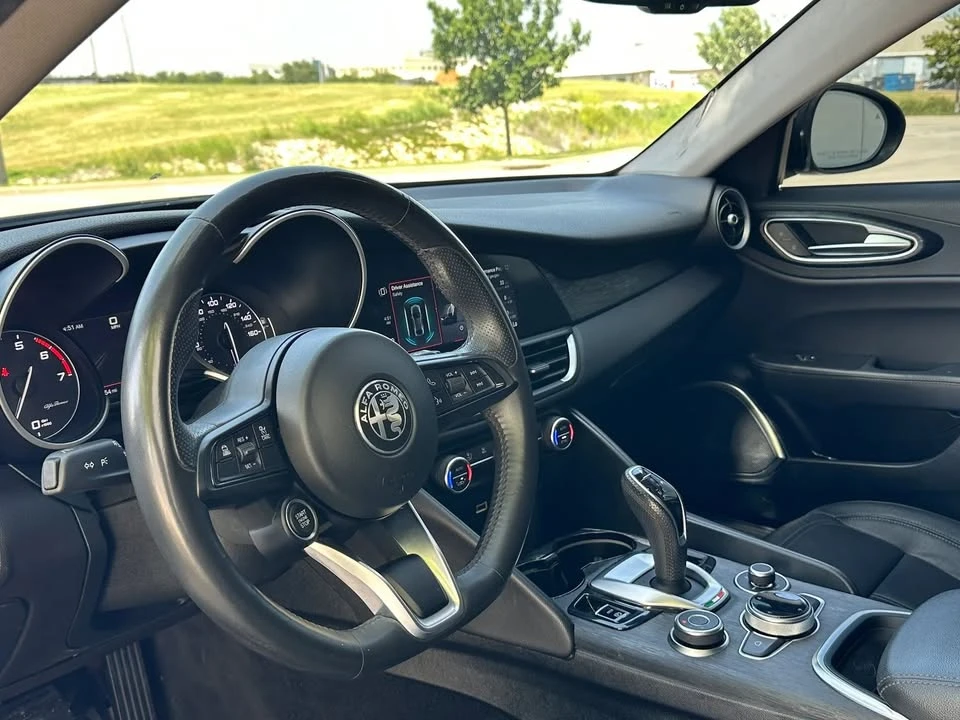 2021 Alfa Romeo Giulia - Image 5 of 10
