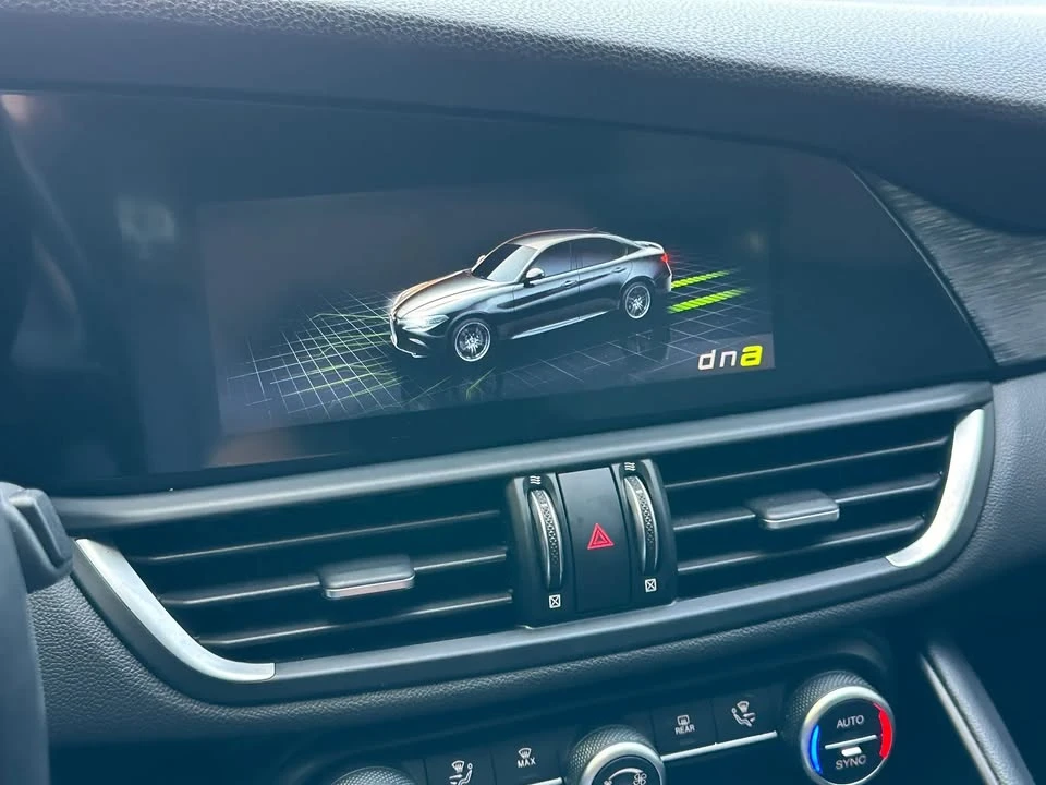 2021 Alfa Romeo Giulia - Image 8 of 10