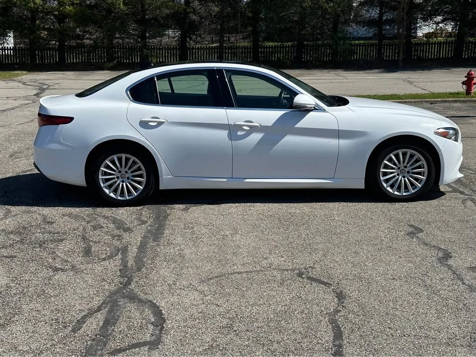 2021 Alfa Romeo Giulia - Image 2 of 12