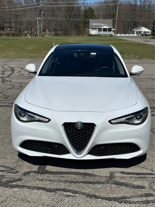 2021 Alfa Romeo Giulia - Image 8 of 12