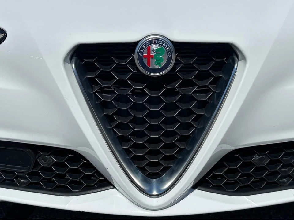 2021 Alfa Romeo Giulia - Image 10 of 12