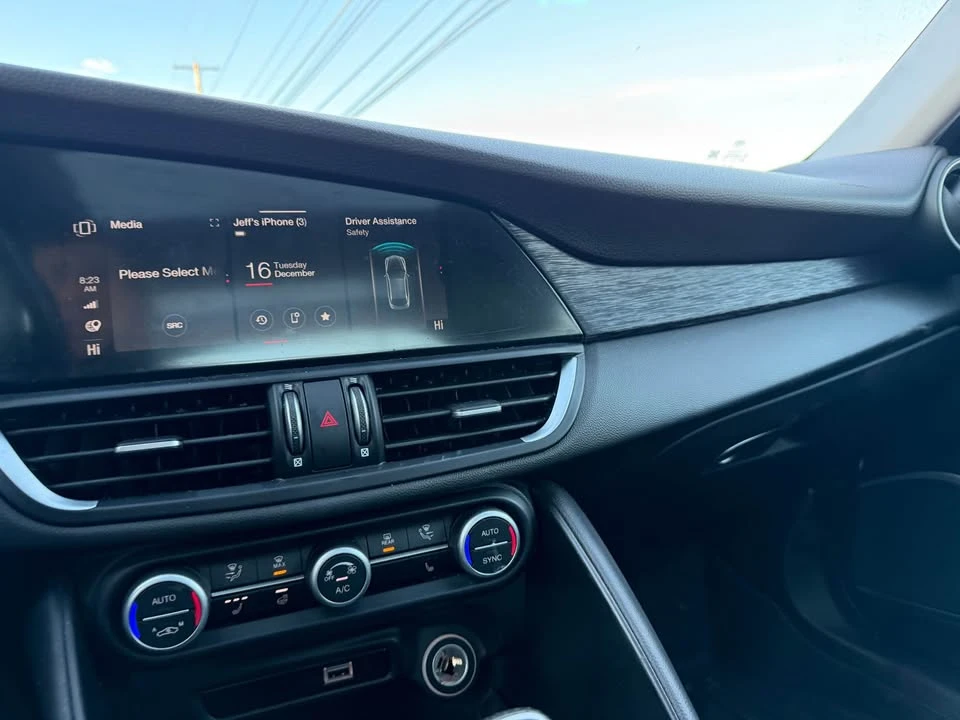 2021 Alfa Romeo Giulia - Image 11 of 12