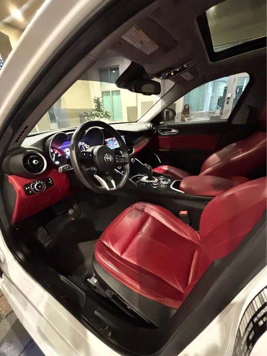 2021 Alfa Romeo Giulia - Image 7 of 11