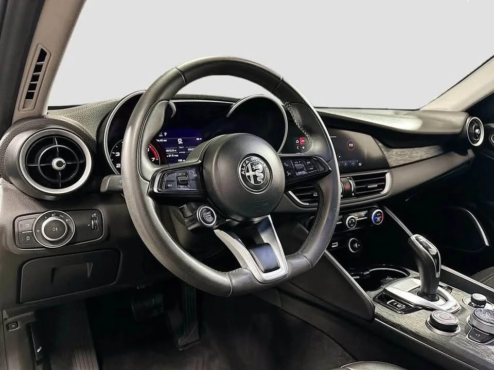 2021 Alfa Romeo Giulia - Image 7 of 13