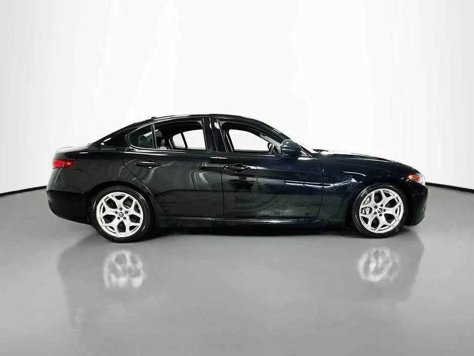2021 Alfa Romeo Giulia - Image 6 of 13