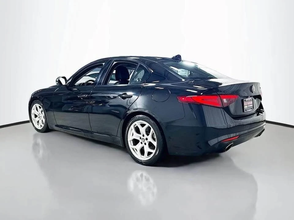 2021 Alfa Romeo Giulia - Image 3 of 13