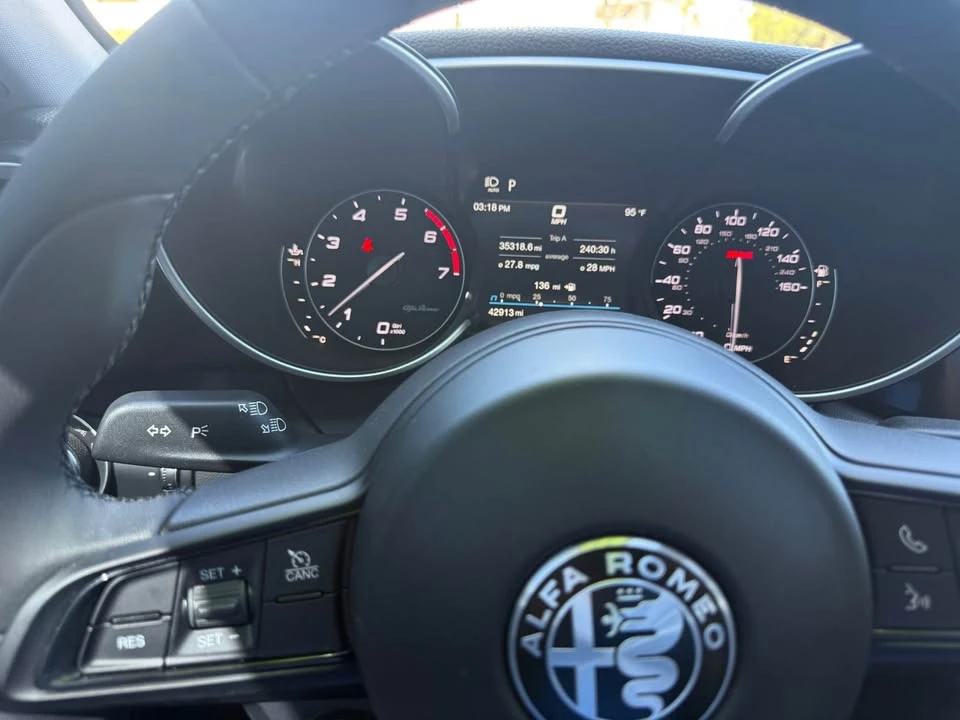 2021 Alfa Romeo Giulia - Image 12 of 13
