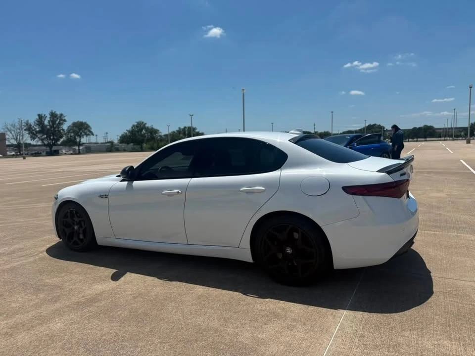 2021 Alfa Romeo Giulia - Image 7 of 11