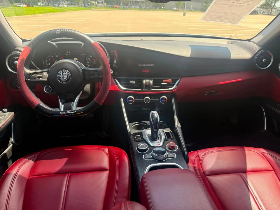 2021 Alfa Romeo Giulia - Image 10 of 11
