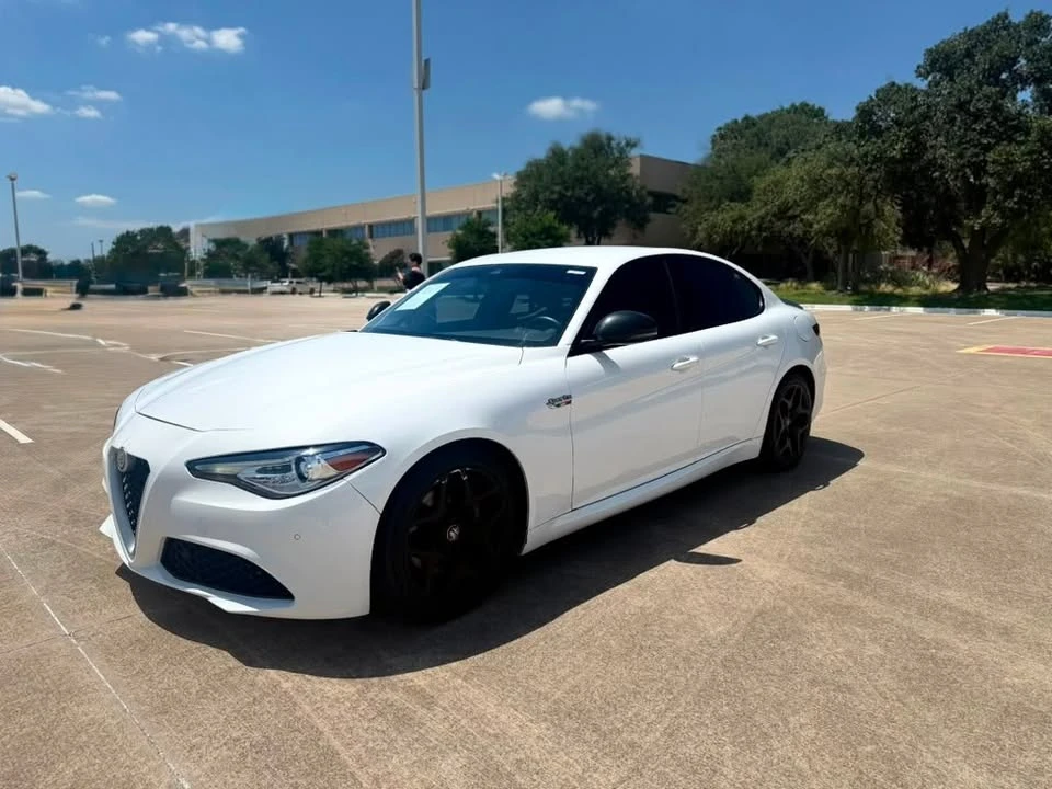2021 Alfa Romeo Giulia - Image 2 of 11
