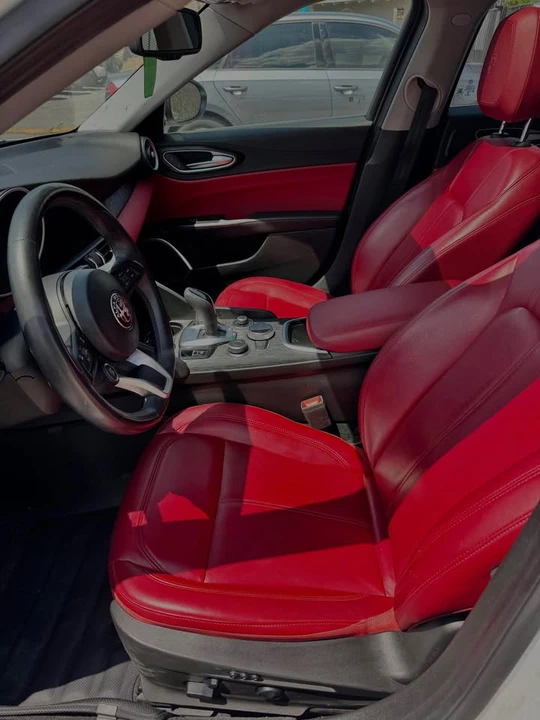 2021 Alfa Romeo Giulia - Image 4 of 11