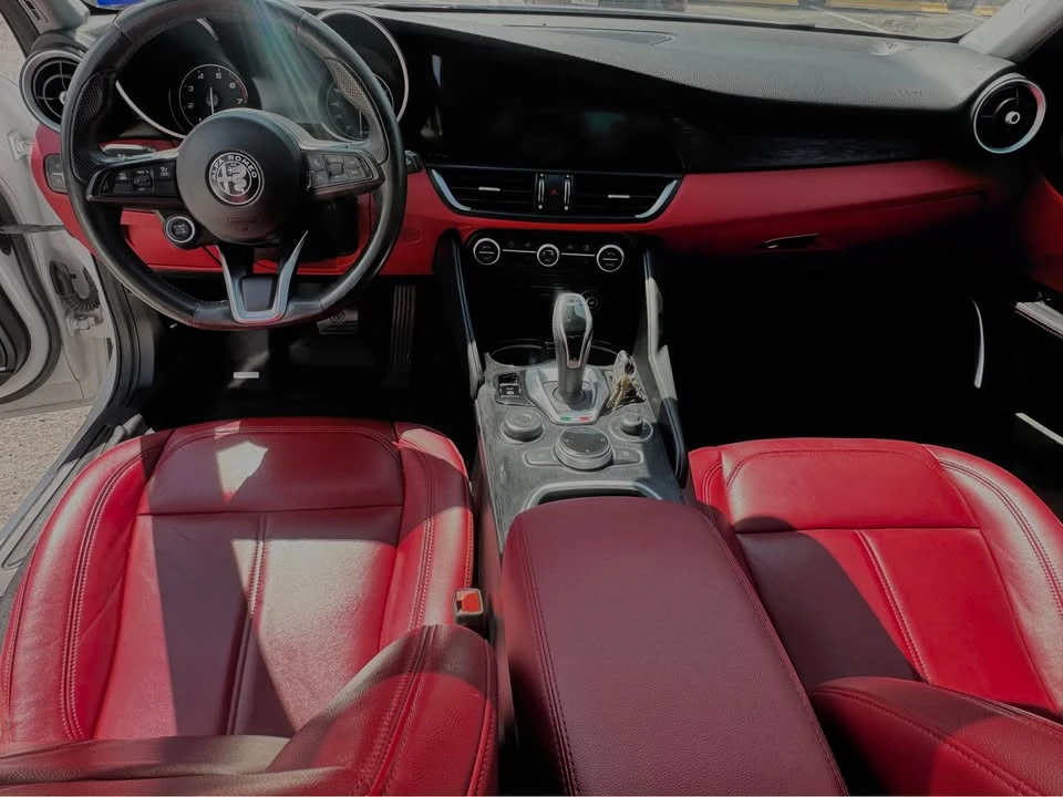 2021 Alfa Romeo Giulia - Image 7 of 11