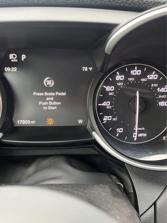 2021 Alfa Romeo Giulia - Image 6 of 8