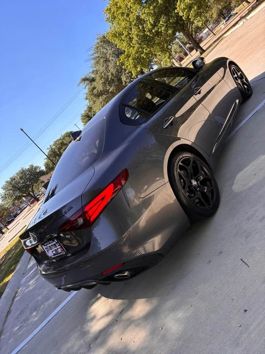 2021 Alfa Romeo Giulia - Image 5 of 10