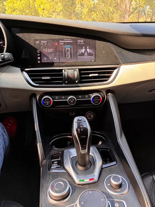 2021 Alfa Romeo Giulia - Image 7 of 10