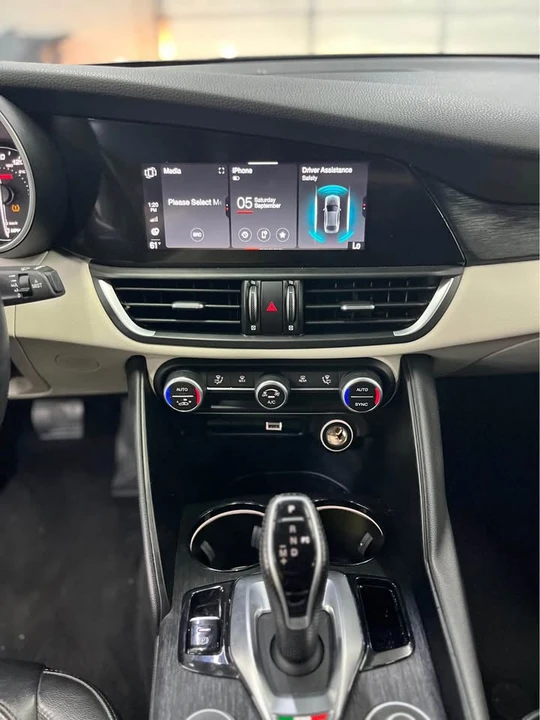 2021 Alfa Romeo Giulia - Image 10 of 10