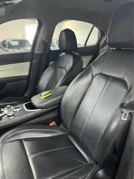 2021 Alfa Romeo Giulia - Image 8 of 10