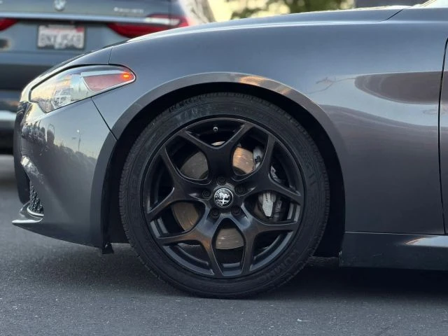 2021 Alfa Romeo Giulia - Image 7 of 23