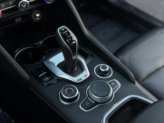 2021 Alfa Romeo Giulia - Image 18 of 23