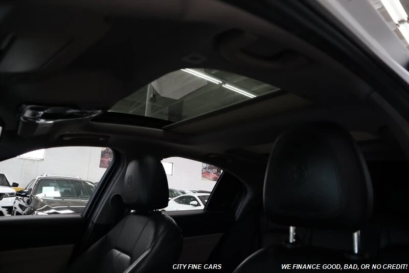 2021 Alfa Romeo Giulia - Image 26 of 31