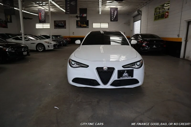 2021 Alfa Romeo Giulia - Image 3 of 31