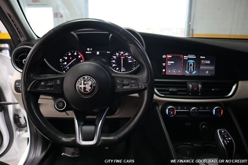 2021 Alfa Romeo Giulia - Image 14 of 31