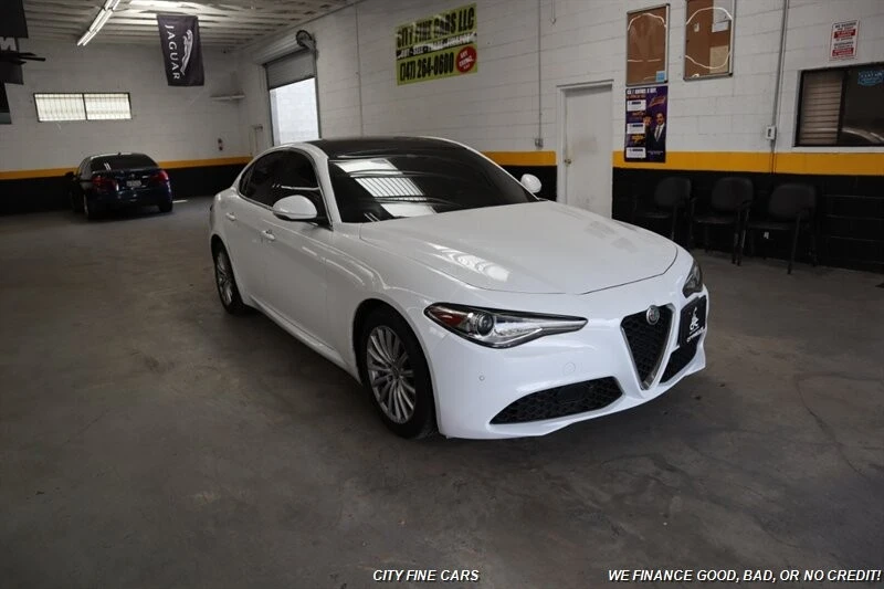 2021 Alfa Romeo Giulia - Image 13 of 31