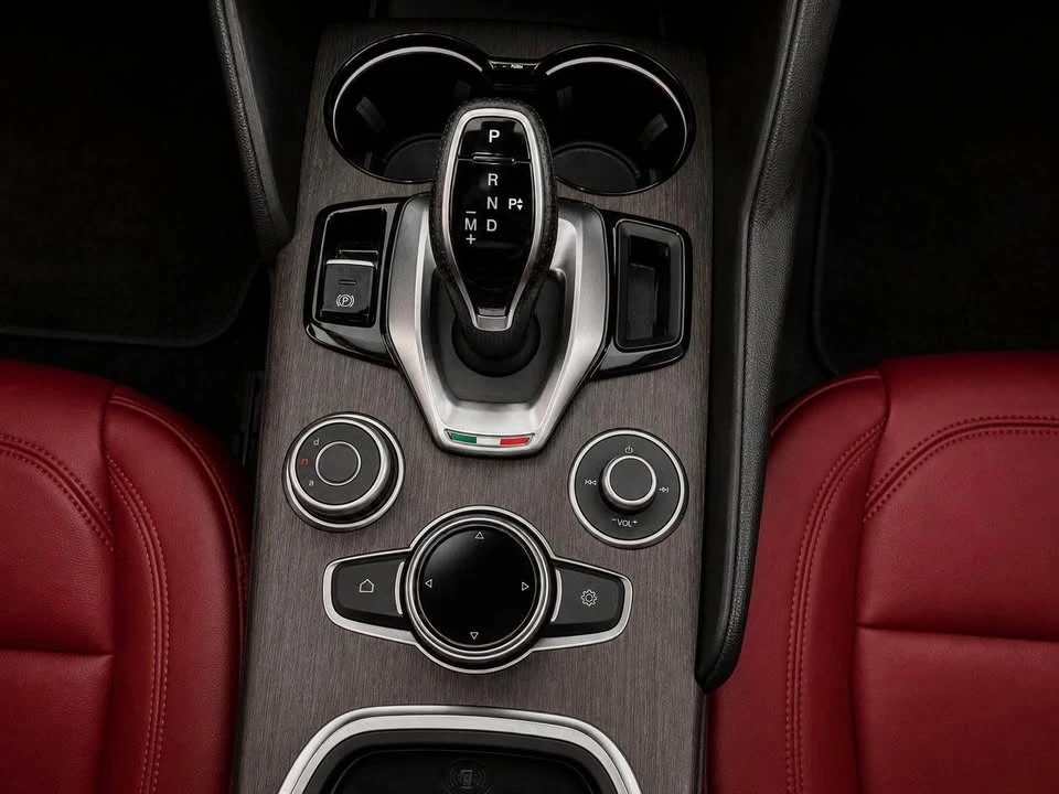 2021 Alfa Romeo Giulia - Image 14 of 19