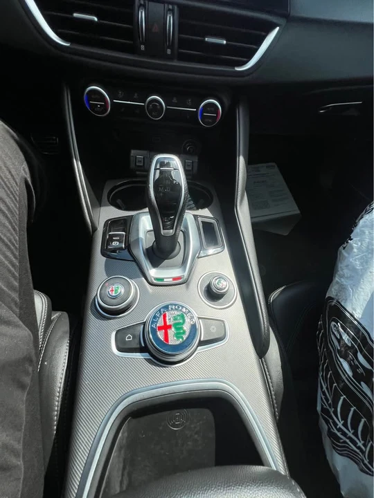 2021 Alfa Romeo Giulia - Image 11 of 16