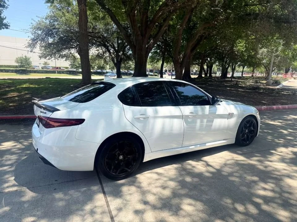 2021 Alfa Romeo Giulia - Image 5 of 12