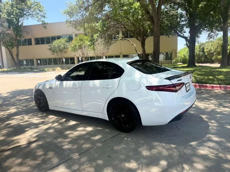 2021 Alfa Romeo Giulia - Image 7 of 12