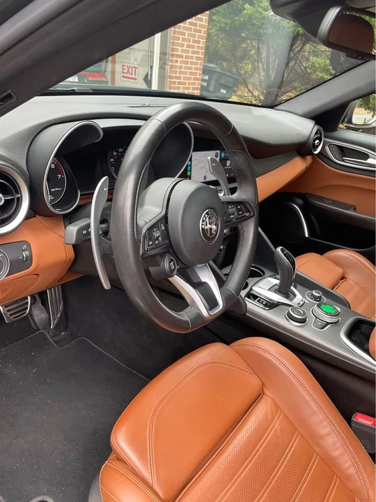 2021 Alfa Romeo Giulia - Image 8 of 10