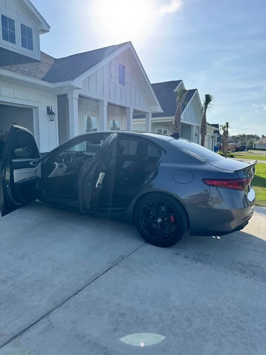2021 Alfa Romeo Giulia - Image 13 of 17