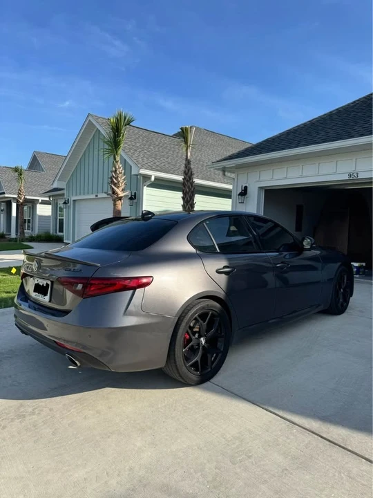2021 Alfa Romeo Giulia - Image 15 of 17