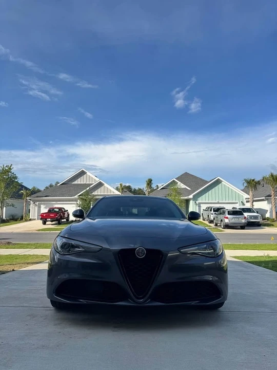 2021 Alfa Romeo Giulia - Image 10 of 17