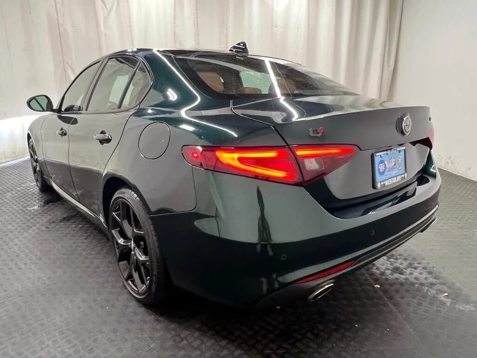 2021 Alfa Romeo Giulia - Image 7 of 20