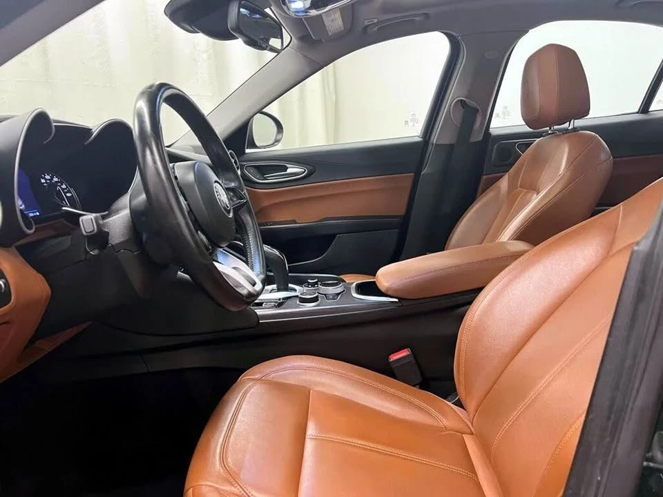 2021 Alfa Romeo Giulia - Image 11 of 20