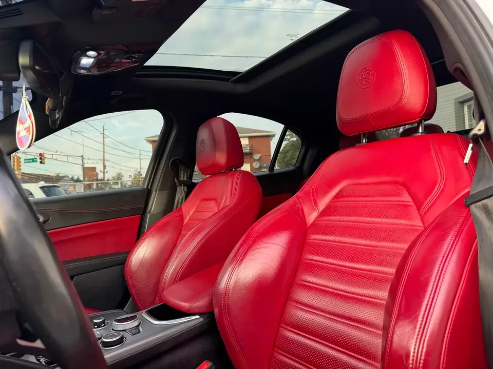 2021 Alfa Romeo Giulia - Image 8 of 20