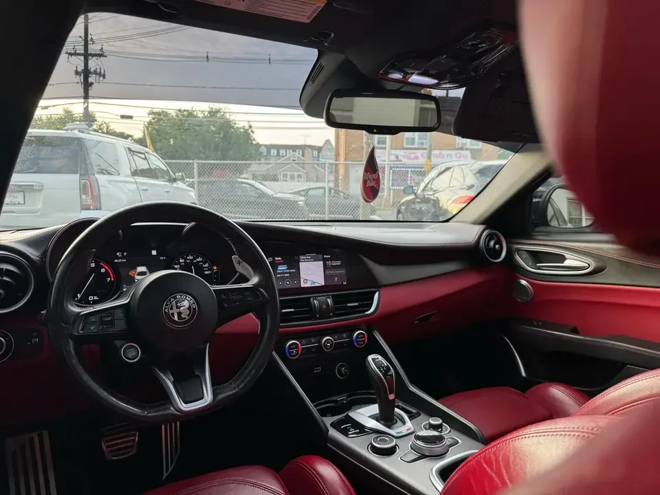 2021 Alfa Romeo Giulia - Image 11 of 20