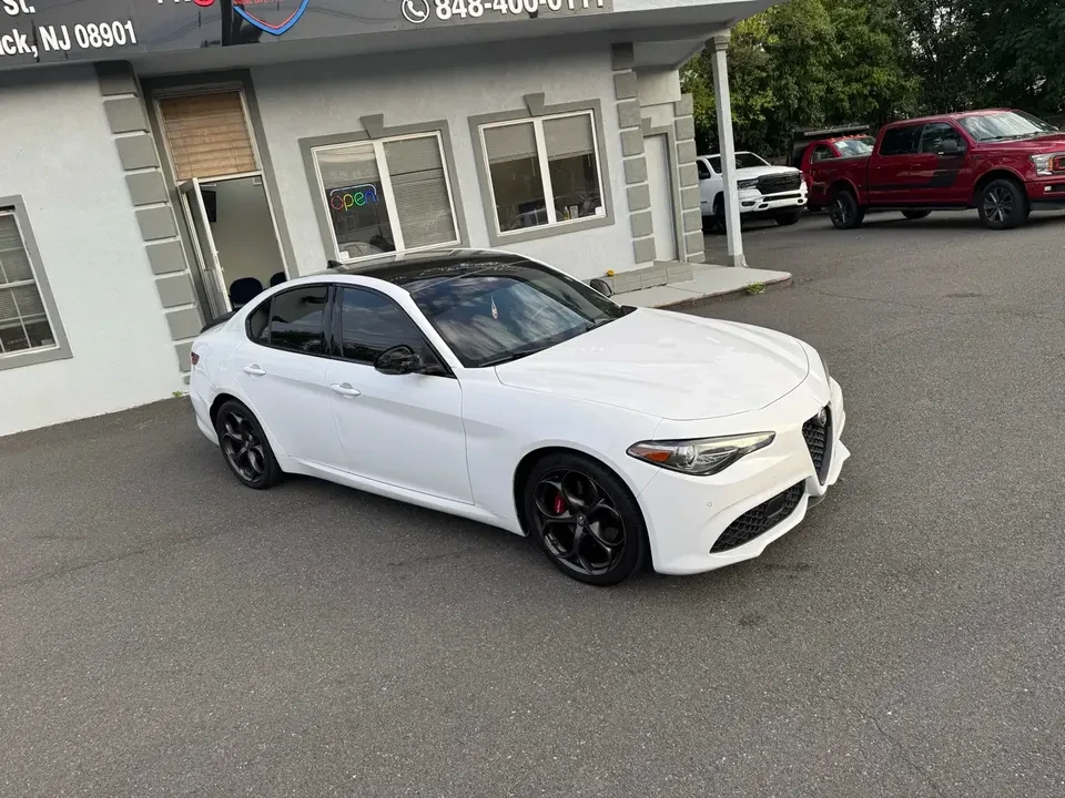 2021 Alfa Romeo Giulia - Image 6 of 20