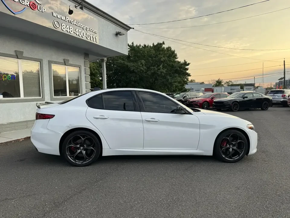 2021 Alfa Romeo Giulia - Image 5 of 20