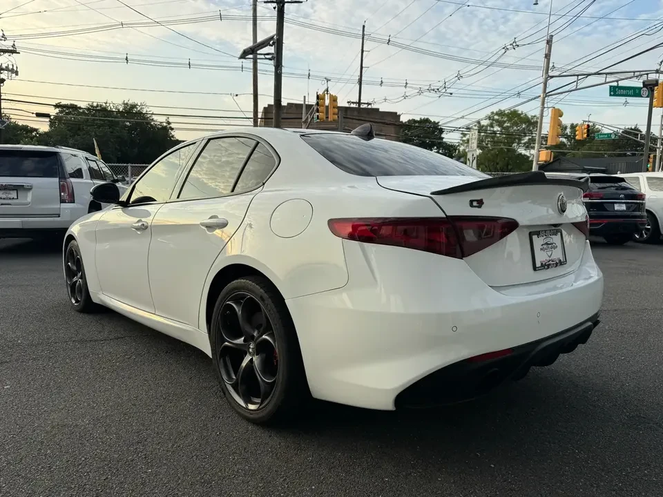 2021 Alfa Romeo Giulia - Image 4 of 20