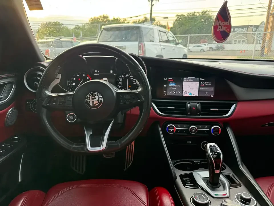2021 Alfa Romeo Giulia - Image 14 of 20