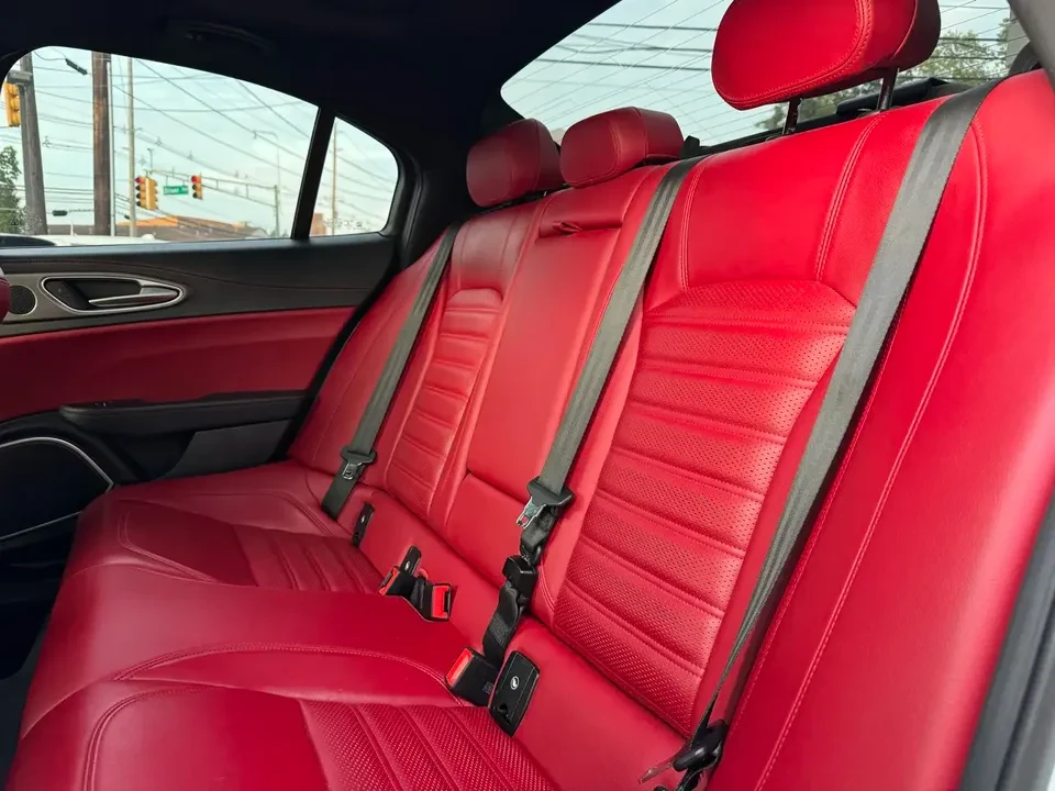 2021 Alfa Romeo Giulia - Image 8 of 20